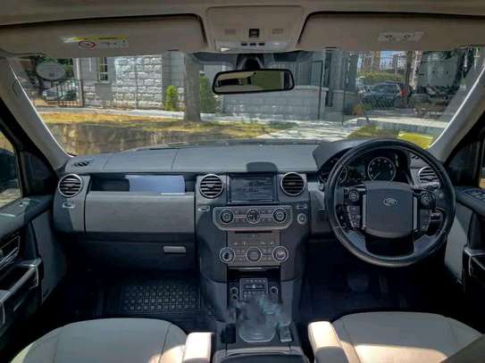2015 Land Rover Discovery 4 HSE image 6