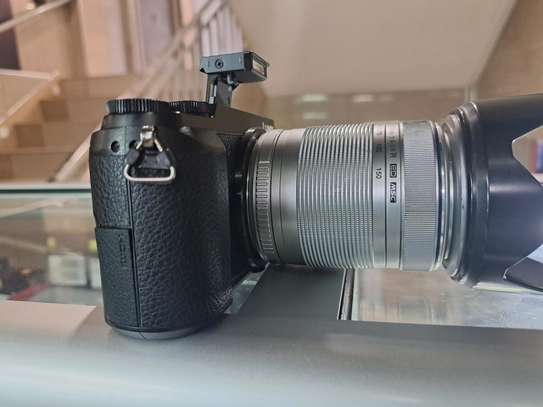 Lumix g85 mirroless camera(4k) image 2