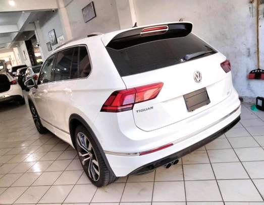 Volkswagen tiguan 2019model sunroof R-line image 6