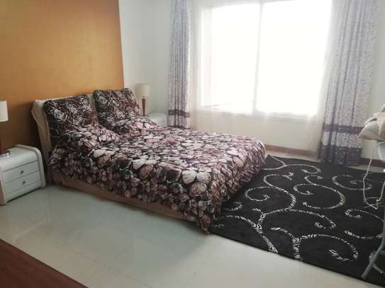 Serviced 3 Bed Apartment with Swimming Pool in Kilimani image 13