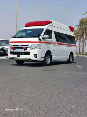 Toyota Hiace ambulance 2017 image 2