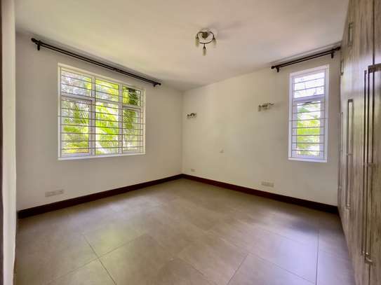 5 Bed Townhouse with En Suite in Rosslyn image 6