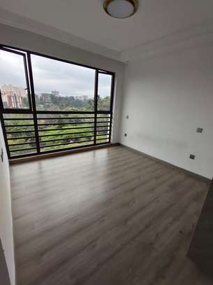 2 Bed Apartment with Gym in Riverside image 3