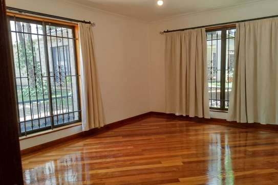 3 Bed Apartment with En Suite in Kilimani image 10