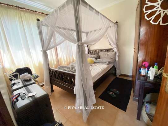 4 Bed House with Garden in Runda image 3