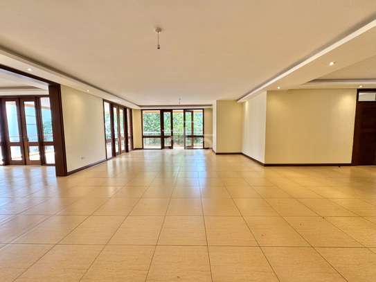 4 Bed Apartment with En Suite in Riverside image 11