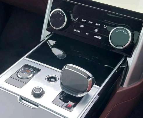 Range Rover Vogue 2023 Metallic grey image 8