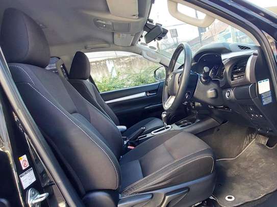 Toyota Hilux double cabin black 2018 image 8