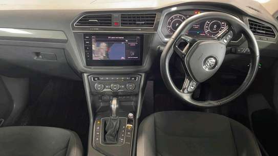 Volkswagen Tiguan SUV White LED Alloy Wheels image 3