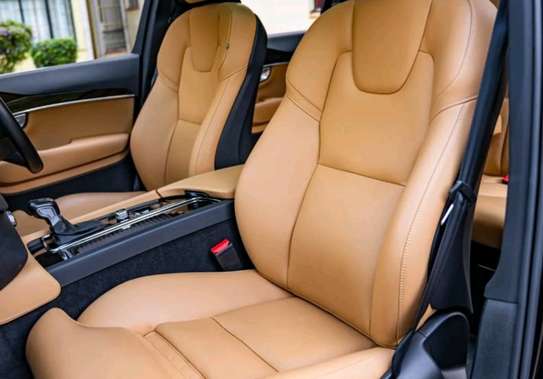 2018 Volvo XC90 t5 image 7