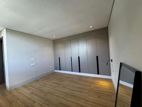 5 Bed Townhouse with En Suite in Westlands Area image 8