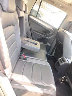 Volkswagen Tiguan Sunroof 2018 Grey image 7