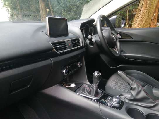 Mazda Axela, 2016 model, Manual transmission image 1