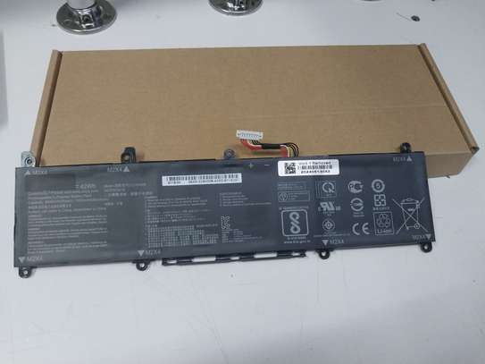 Laptop Battery For Asus Asus VivoBook S330F S330UA X330FA X3 image 1