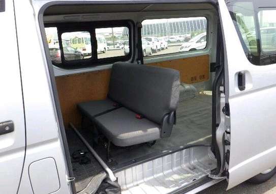 TOYOTA HIACE AUTO DIESEL image 4