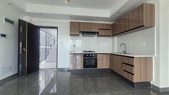 2 Bed Apartment with En Suite in Riverside image 5