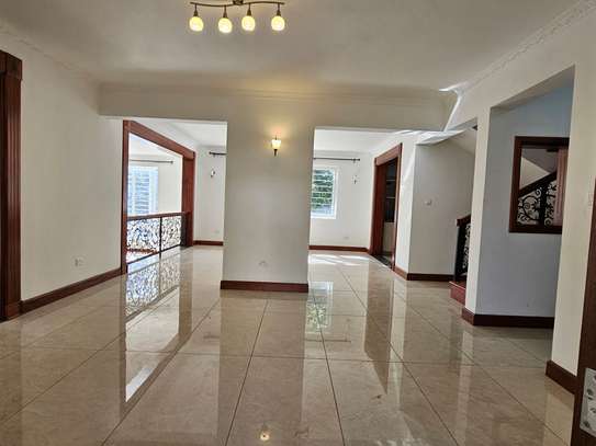 6 Bed House with En Suite at Rosslyn image 33