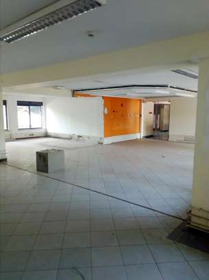 300 m² office for rent in Kilimani image 1