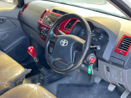 Toyota Hilux single cab image 1