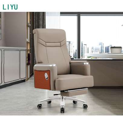 Executive Luxury Office Chair with Synthetic Leather image 5