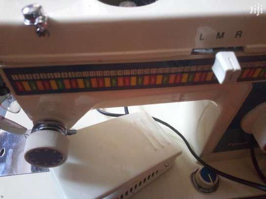 Sewing & Embroidery Machine*EX-UK*Electric image 14