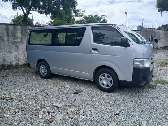 Toyota Hiace 2018 auto Diesel image 1