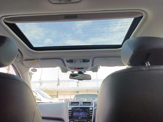 Subaru Legacy 2018 white image 2