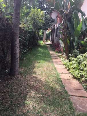 4 Bed Townhouse with En Suite in Lavington image 15
