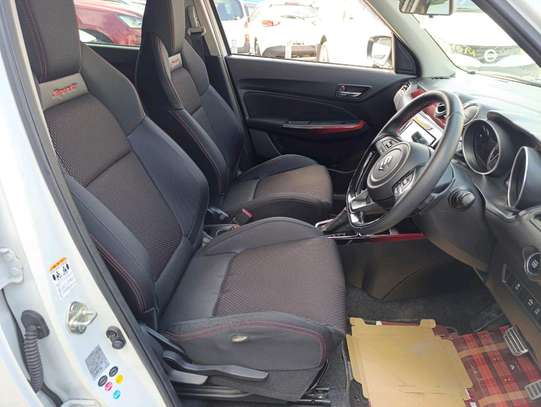 Suzuki Swift Sports RS White 2018 image 11