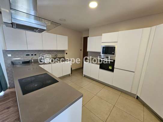 Furnished 3 Bed Apartment with En Suite in Kileleshwa image 14