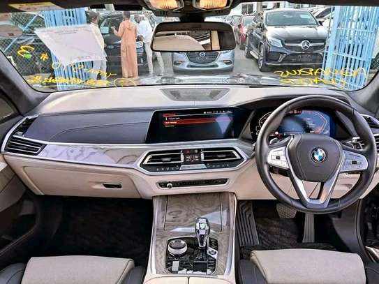 BMW X7 IM XDRIVE35d Grey 2020 image 7