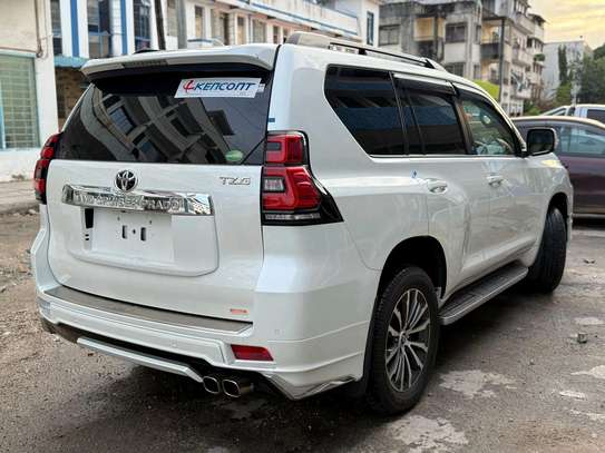 Toyota land cruiser Prado TZG diesel image 6