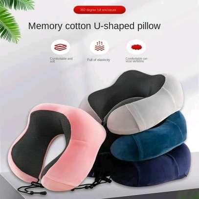 U-shaped Travel neck pillows image 1