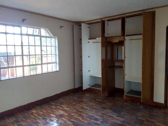 Kileleshwa:Classic three bedrooms Apt for rent. image 4