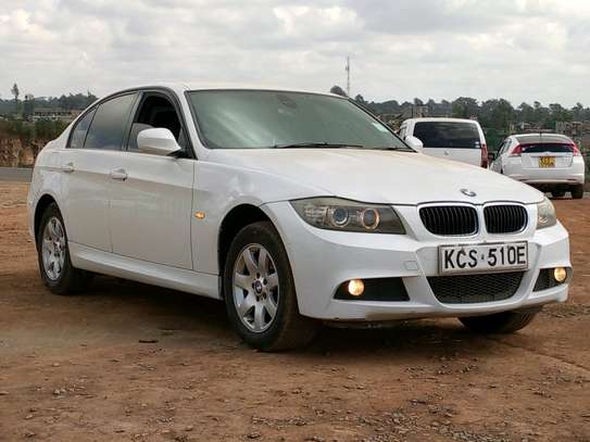 BMW 320i image 1