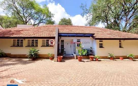 5 Bed House with En Suite in Muthaiga image 3