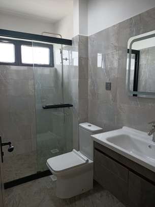 Serviced 1 Bed Apartment with En Suite at Westlands image 3