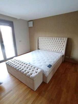 6*6 chesterfield bed with ottoman image 1