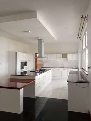 5 Bed Apartment with En Suite in Westlands Area image 10
