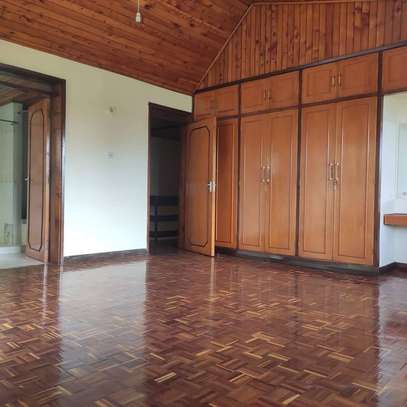 5 Bed House with Garden in Gigiri image 13