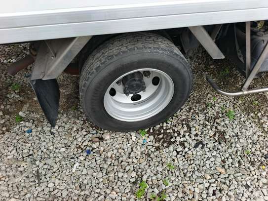 Mitsubishi canter freezer body image 9