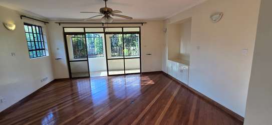 4 Bed House with En Suite at Plains 34 image 3