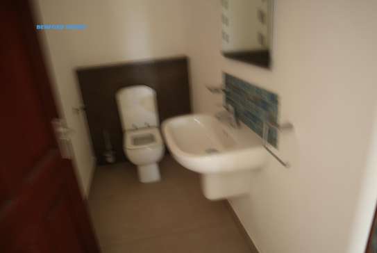 4 Bed Apartment in Nyali Area image 4