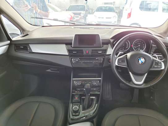 BMW 220i image 8