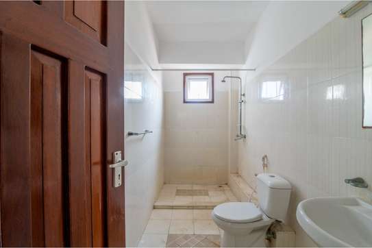3 Bed Apartment with En Suite in Nyali Area image 4