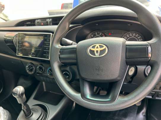 TOYOTA HILUX SINGLE CAB 4WD image 3