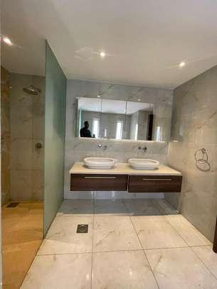 Serviced 3 Bed Apartment with En Suite in Westlands Area image 11