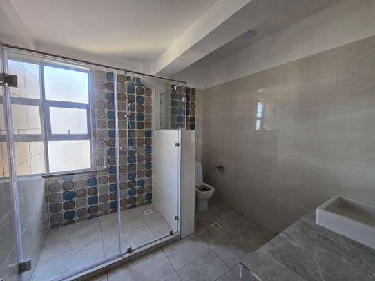 4 Bed Apartment with En Suite in Nyali Area image 1