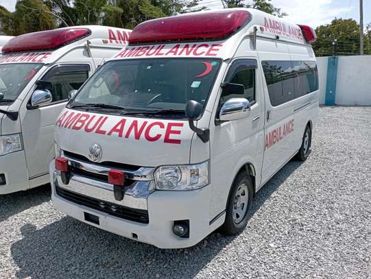 Toyota HiAce 9L  Ambulance image 3