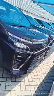 Toyota Voxy ZS Purple 2018 2wd image 3